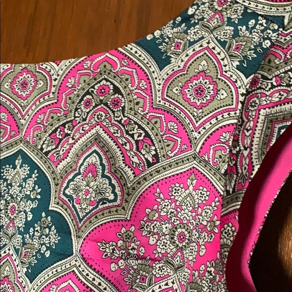 Green and Pink patterned sheath satin dress - Picture 4 of 4